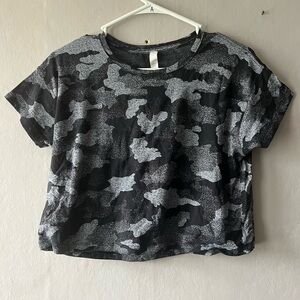 Lululemon Black and Grey Camo Cates Tees Size 6